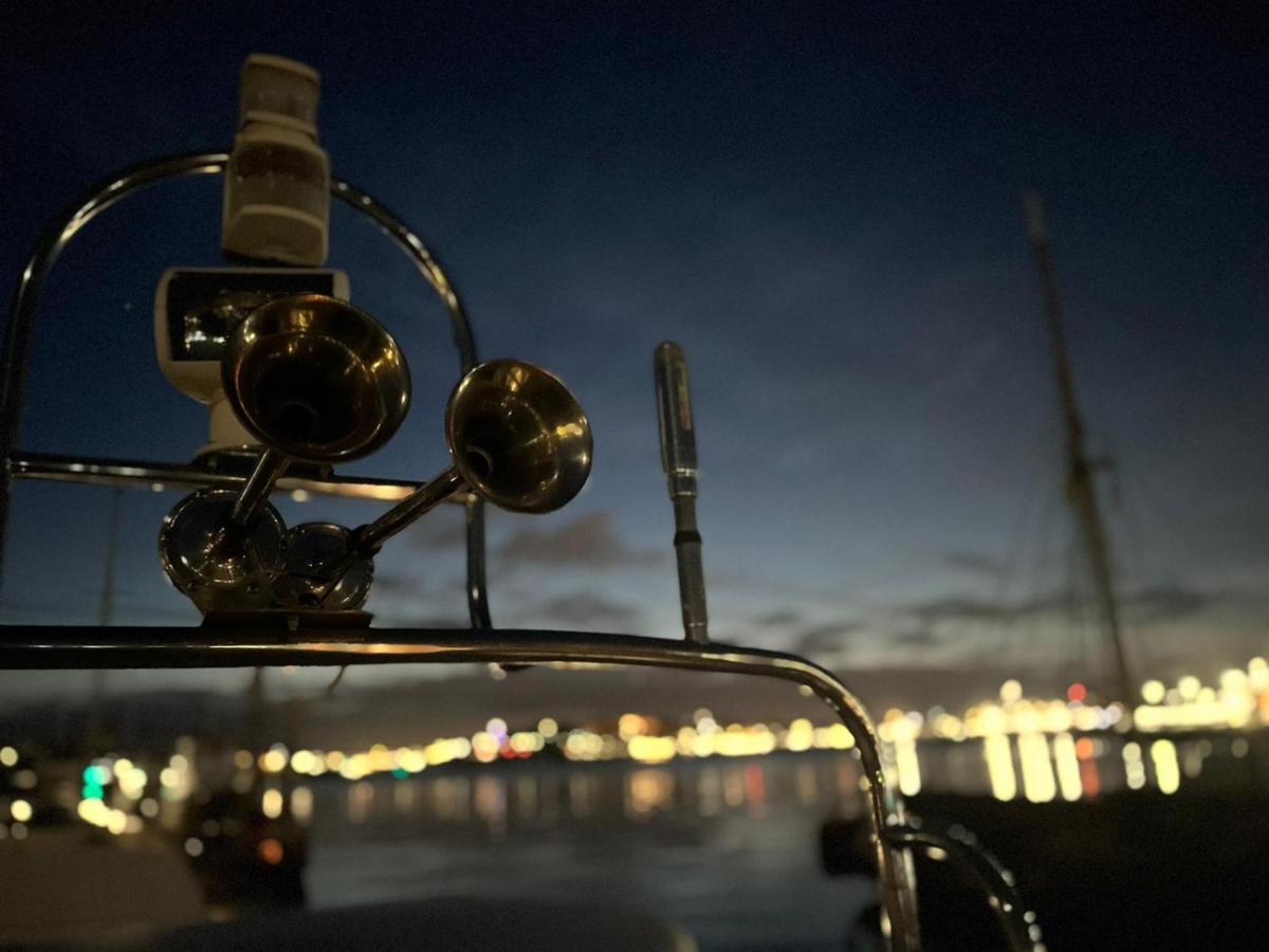 Отель Tranquility Yachts -A 52Ft Motor Yacht With Waterfront Views Over Plymouth. Экстерьер фото