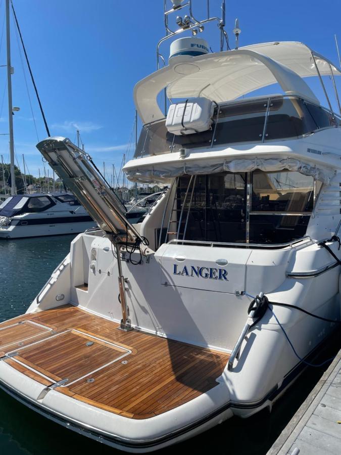 Отель Tranquility Yachts -A 52Ft Motor Yacht With Waterfront Views Over Plymouth. Экстерьер фото